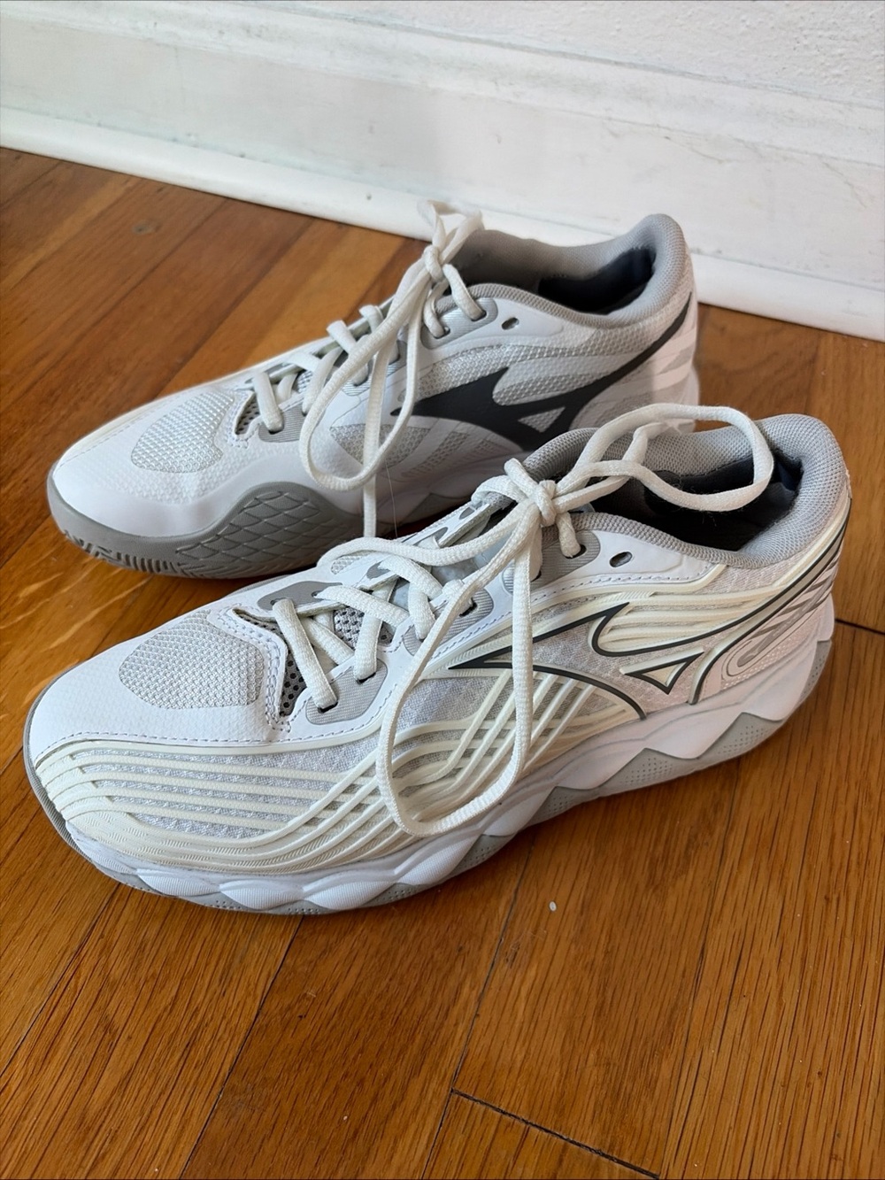 Women’s Mizuno Energy Tennis Court Pickleball Shoes (White/Grey) US8